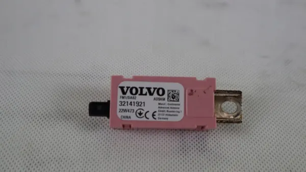 OEM 32141921 Antennivahvistin Volvo XC60 II:lle image 2