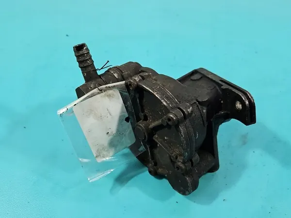 VW Transporter T4 Imupumppu 2.4 D OEM 075145100 image 4