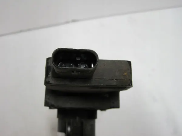 Válvula solenoide usada OEM 971819076A - Volkswagen image 3