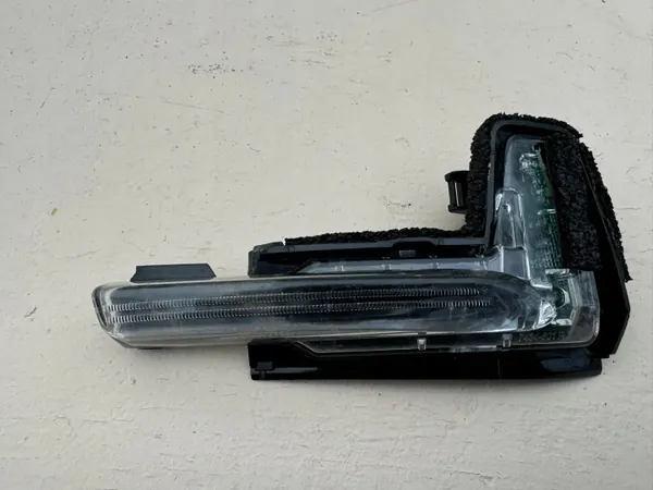 Pisca Volvo OE 31385686 - Usado image 2