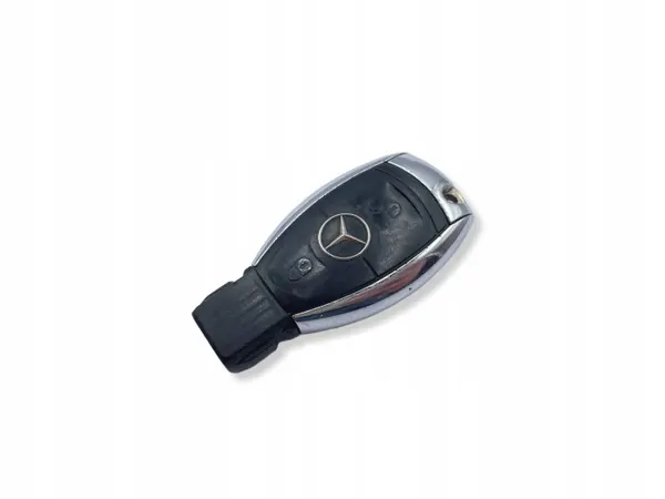 Llave Mercedes OEM UHP2255 - 2 Botones Plata Pez image 3