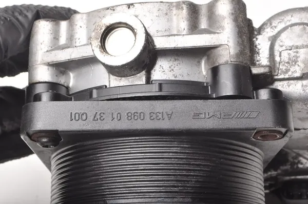 MERCEDES W176 2.0 AMG Klep A2761410125 image 2