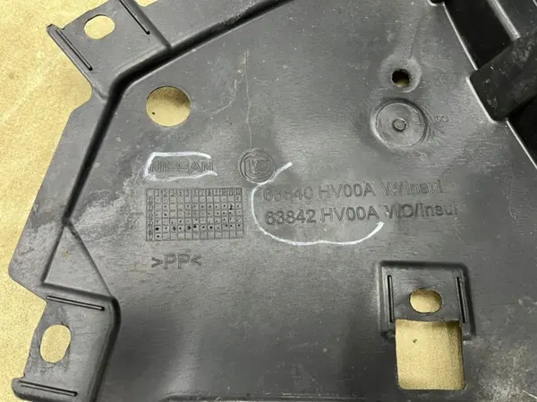 Nissan Qashqai II J11 Front Right Wheel Arch OEM image 9