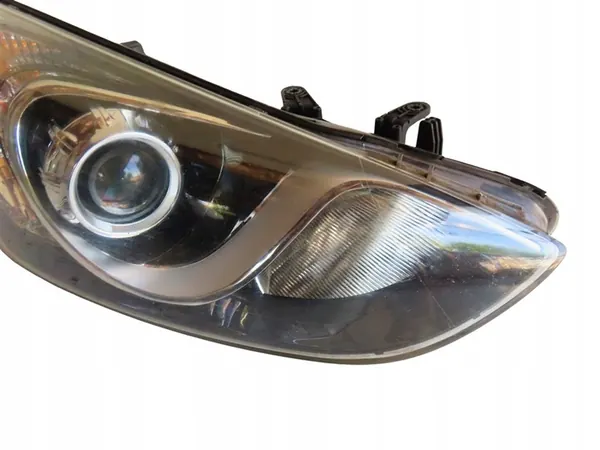 Oikea etuvalo Hyundai i30 II 2011-2014 OEM image 2
