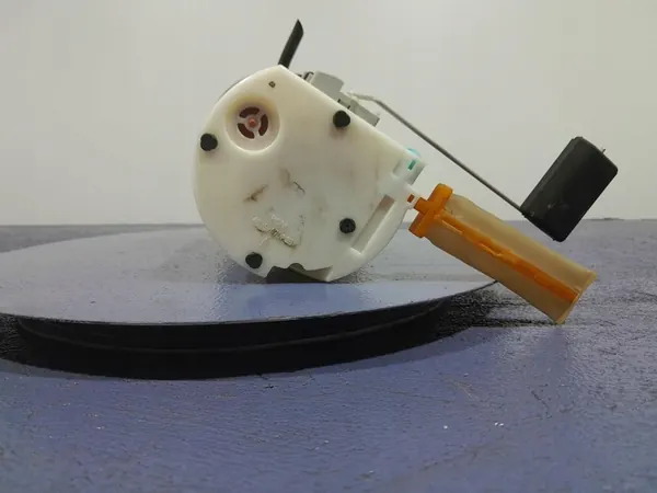 HYUNDAI ELANTRA IV 06-10 Kraftstoffpumpe 31110-2H000 image 4