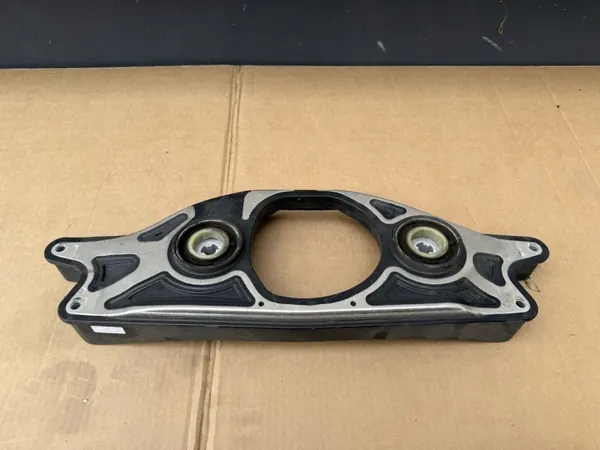 Soporte de eje trasero Mercedes OEM A2063520000 image 2