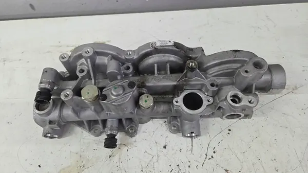 Ölfiltergehäusebasis OEM 22090277 für Volvo FH4 image 2
