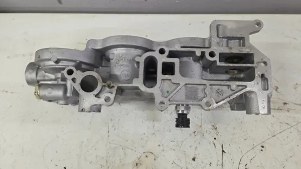 Ölfiltergehäusebasis OEM 22090277 für Volvo FH4 image 3