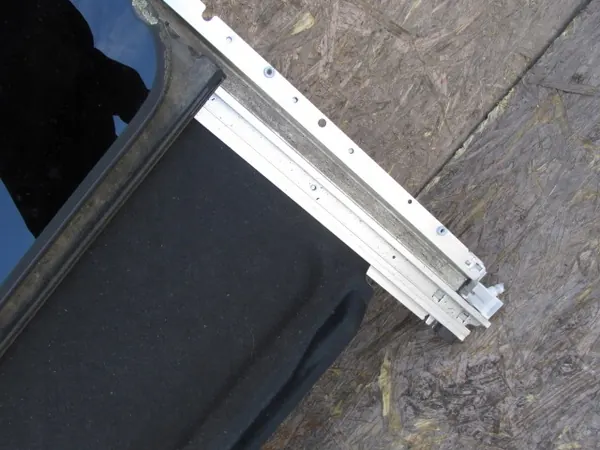 Nissan Pathfinder III R51 Schiebedachmotor OEM image 5