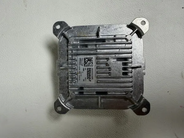 Renault Austral LED-Wandler-Modul OEM 260555036R image 2