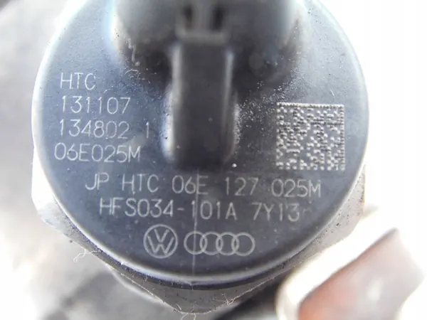 Polttoainepumppu Audi A4 B8 A5 8T Q5 A6 3.2FSI 06E127025M image 3