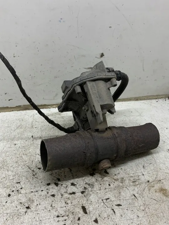 Soupape d'échappement OEM 147B08010R Renault Megane IV image 3