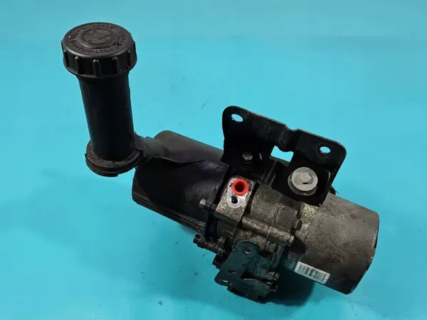 Ohjaustehostimen pumppu Peugeot 3008 I 1.6 HDI OEM 9803397980 image 2