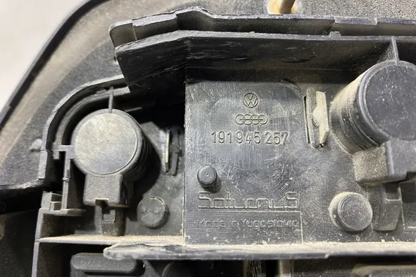 Vänster baklampa VW GOLF II 191945111C image 3