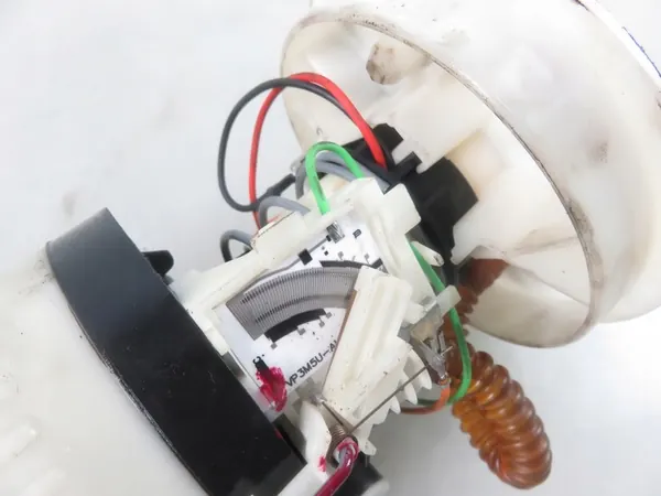 Bomba de combustível Ford Focus C-Max 1.6 Ti image 2