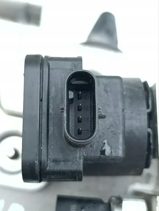 Refroidisseur d'huile OEM A2978305403 Mercedes-Benz EQE image 9
