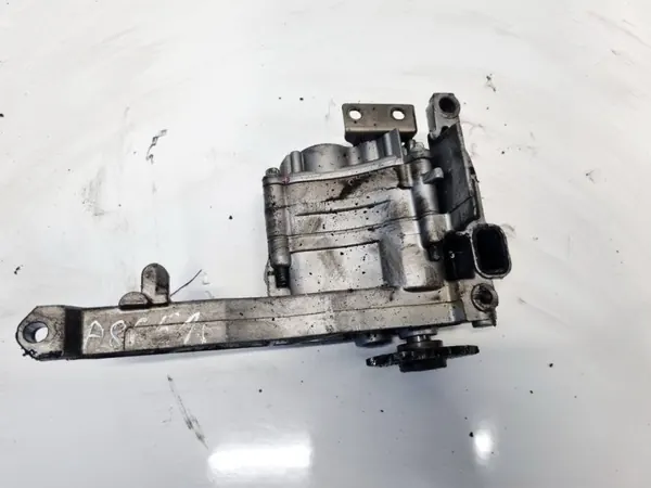 Bomba de aceite Mercedes-Benz OEM A6421810847 - Usada image 3