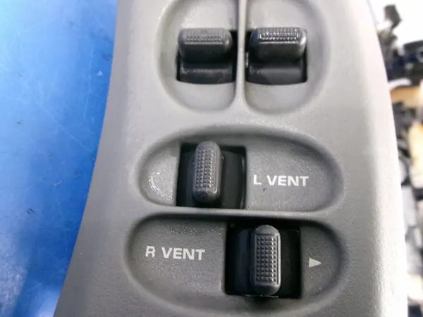 CHRYSLER VOYAGER INTERRUPTOR DE VIDRO 04685732AC image 5