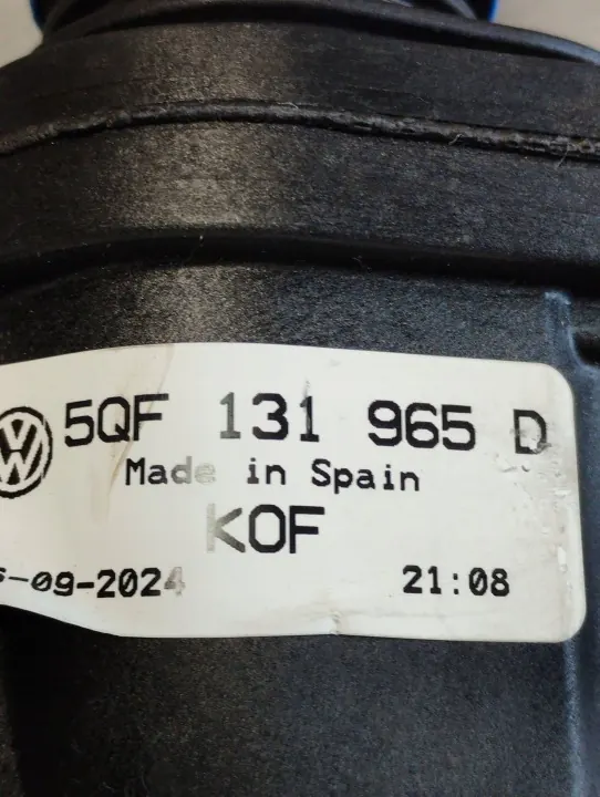Tanque AdBlue Volkswagen OEM 5QF131965D - Usado image 4