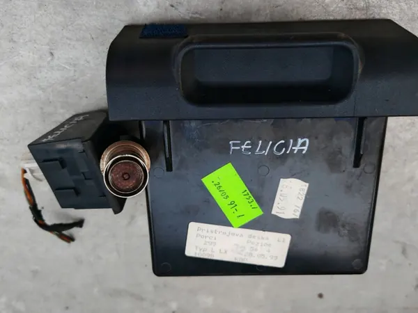 Aschenbecher mit Feuerzeug Skoda Felicia OEM felicia popielniczka + zapalniczka image 3