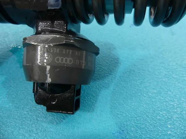 Pompe à carburant OEM 038130073AK pour Ford Galaxy MK1 1.9 TDI image 3