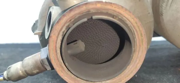 Katalysator OEM 04L131670K für VW Touran 2.0L image 2