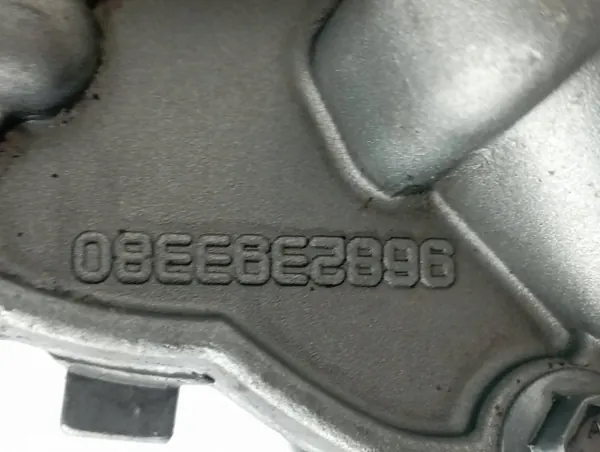 Pompe à huile OEM 9682393380 pour Peugeot 3008 2.0 HDI image 4
