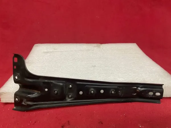 Framstolsbältesfäste Porsche Cayenne OEM 95850579901 image 3