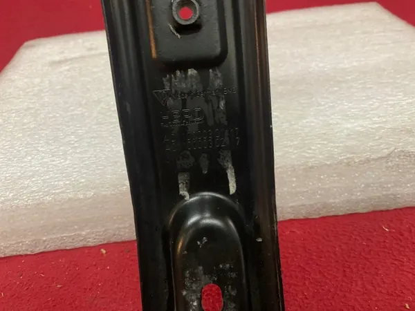Framstolsbältesfäste Porsche Cayenne OEM 95850579901 image 4