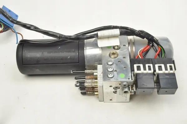 Pompe d'Actionneur de Toit Peugeot 307 CC 04- OEM 10562130106 image 4