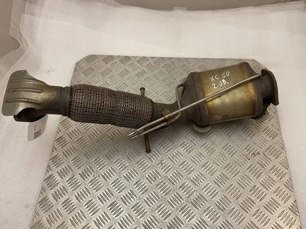 Volvo XC60 2020 Bensiini DPF-suodatin OEM 32242442 image 2