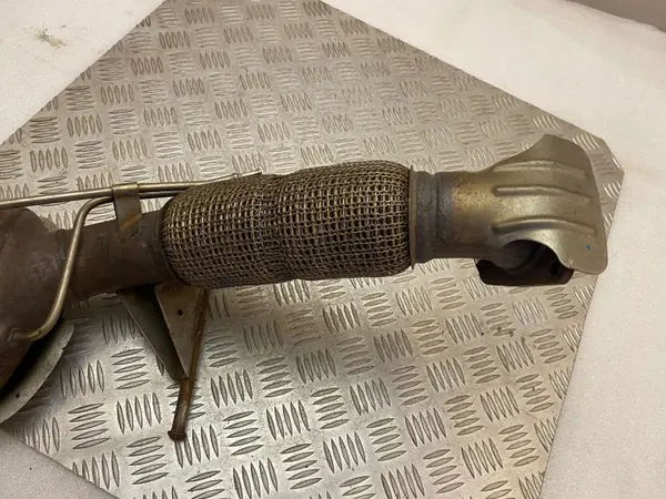 Volvo XC60 2020 Bensiini DPF-suodatin OEM 32242442 image 3