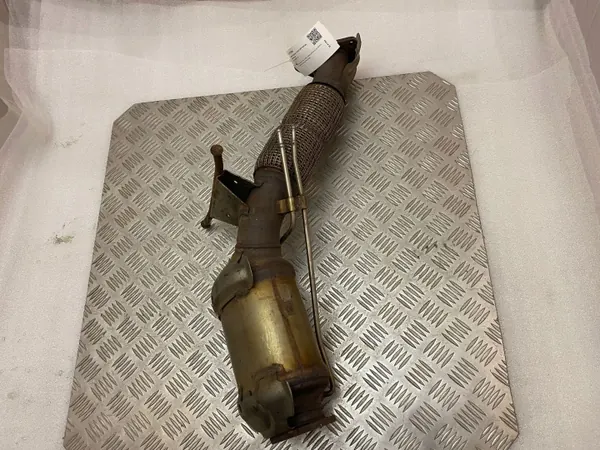 Volvo XC60 2020 Bensiini DPF-suodatin OEM 32242442 image 4