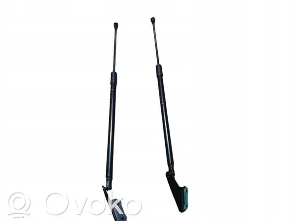 Amortisseur de hayon Toyota Yaris Cross 2025 OEM R7 image 2