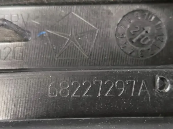 Chrysler Pacifica 2021 Moulure Vitre Arrière Gauche 68227297A image 6