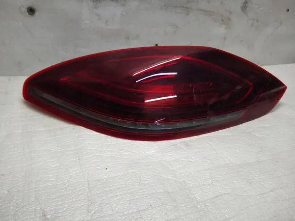 Porsche Panamera E1 LED Heckleuchte Rechts OEM 97063199204 image 3