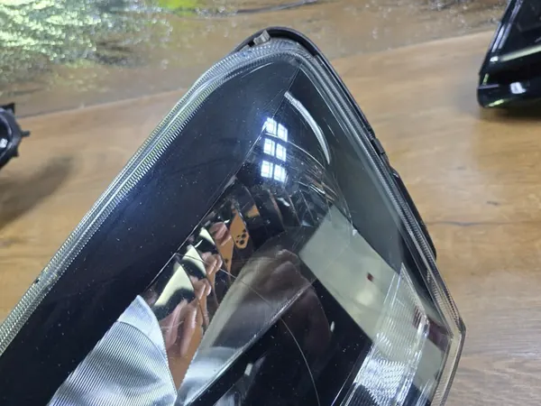 LÂMPADA DIANTEIRA ESQUERDA SKODA YETI 5L1941015D image 5