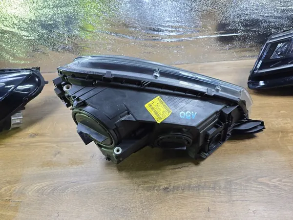 LÂMPADA DIANTEIRA ESQUERDA SKODA YETI 5L1941015D image 6