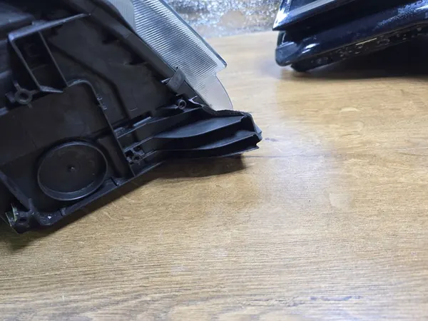 LÂMPADA DIANTEIRA ESQUERDA SKODA YETI 5L1941015D image 9