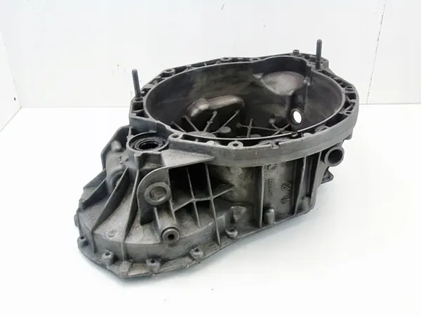 Vaihteiston kotelo OEM 8200183451 Renault 2.5 DCI image 2