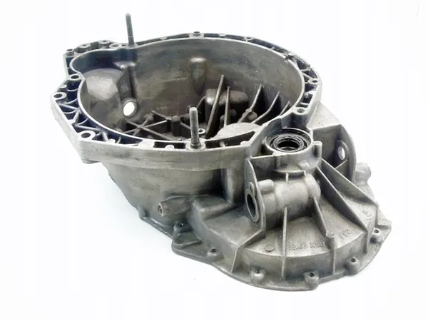 Vaihteiston kotelo OEM 8200183451 Renault 2.5 DCI image 3
