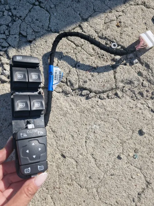 LINKER VORDERER SPIEGELSCHALTER RENAULT TALISMAN 254012326R image 2