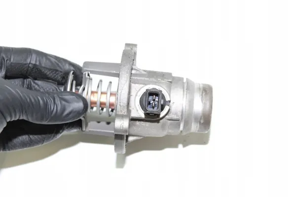Termostaatti OEM 7586885 BMW N63 -moottorille image 4
