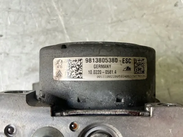 Pompe ABS OEM 9813805380 pour Citroen C4 Cactus image 5