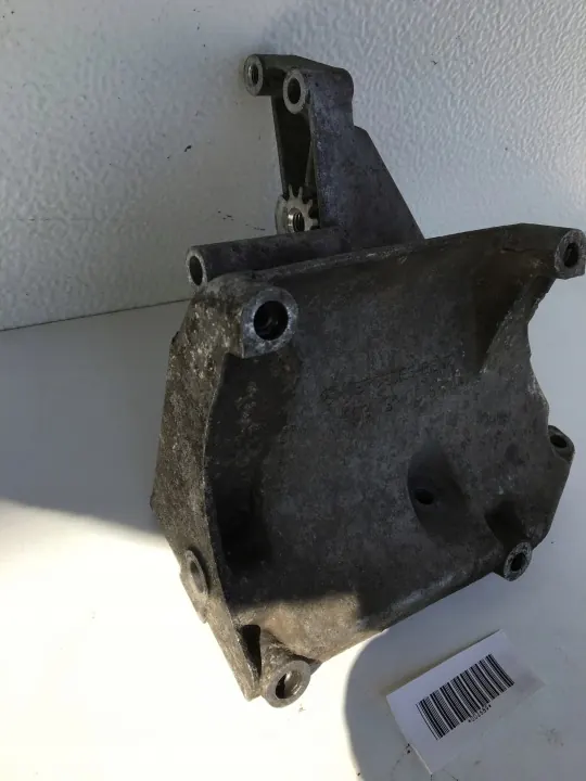 Ilmastointikompressorin Kiinnike OEM 1031310935 Mercedes W124 image 3