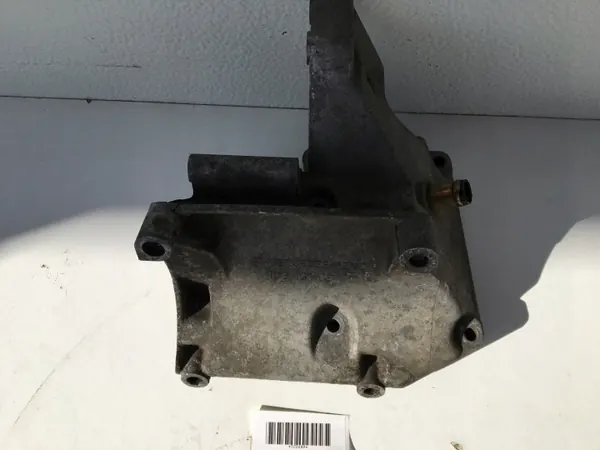 Ilmastointikompressorin Kiinnike OEM 1031310935 Mercedes W124 image 5