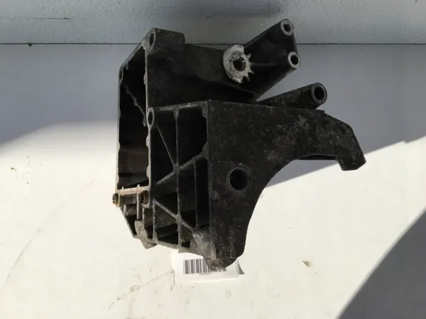 Ilmastointikompressorin Kiinnike OEM 1031310935 Mercedes W124 image 7