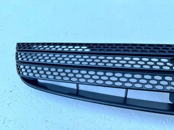 Suzuki SX4 Grille OEM 71741-80J00-5PK image 2