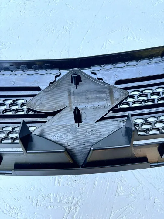 Suzuki SX4 Grille OEM 71741-80J00-5PK image 7