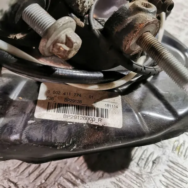 UTO33712 BMW Bakhjulsnav - Begagnad OEM-del image 5